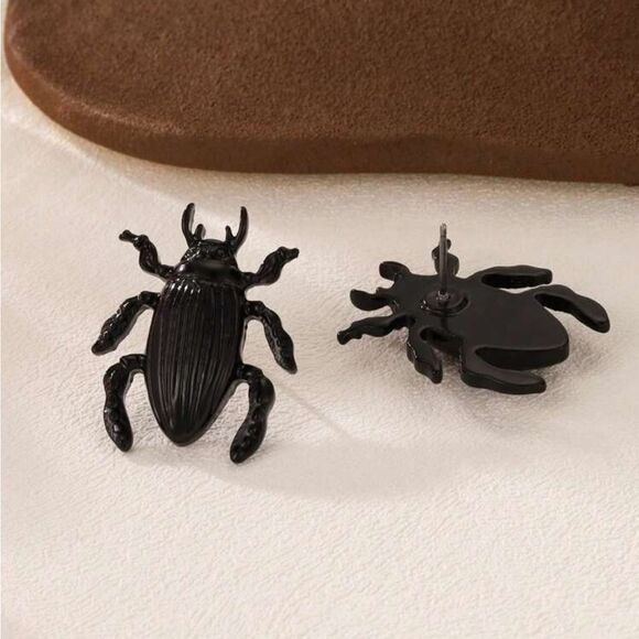 Goth Black Beetle, Engraved detailing, Great Cottagecore, Beetlejuice, N… - Picture 2 of 4